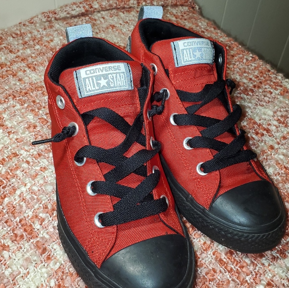Convers sneakers mans size 4